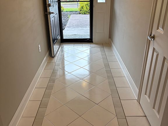 4th image of 5626 Tennyson Dr