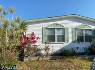 907 Manatee Rd, Naples, FL 34114