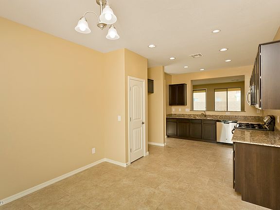 5th image of 752 E Pasture Canyon Dr