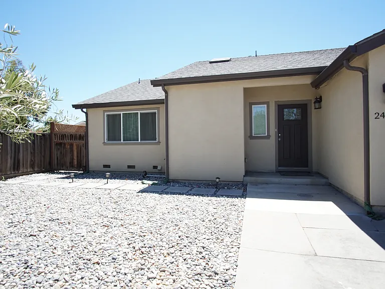 2498 Amaryl Dr — Photo 2