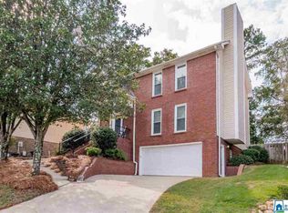 513 Crestway Cir, Hoover, AL 35226