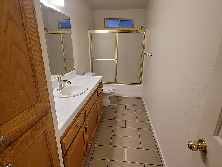 1033 Harbor Ct — Photo 17