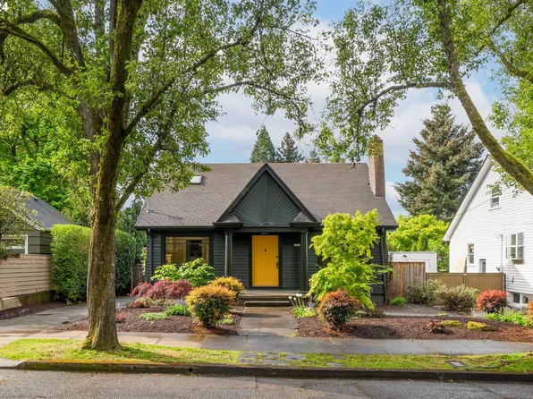 3584 NE Siskiyou St, Portland, OR 97212