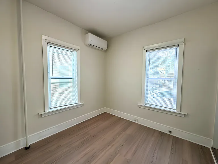 585 Chestnut St #1 — Photo 9