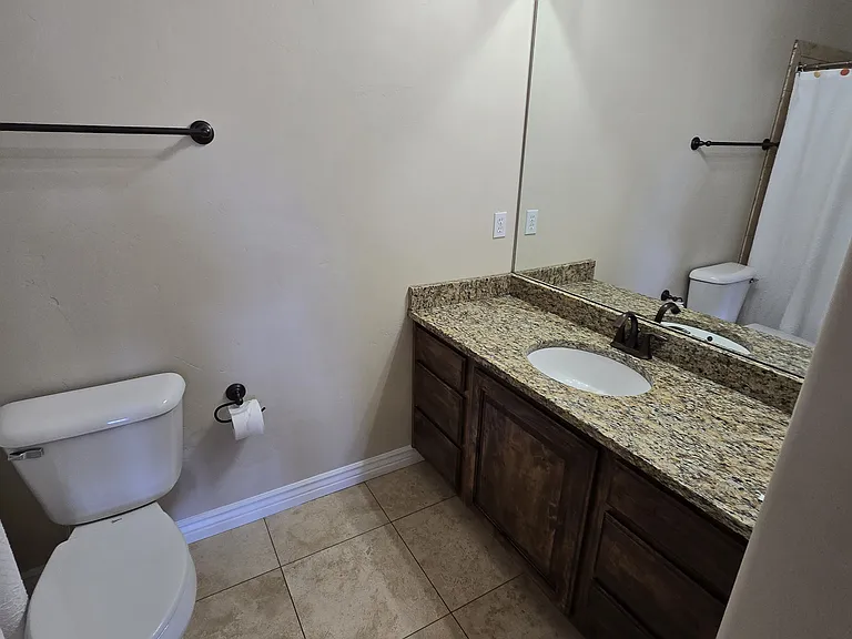 358 E Wayne Ct — Photo 6