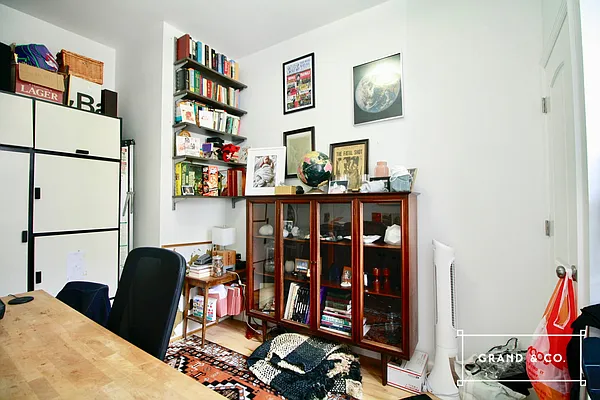 Rented by Grand & Co. | media 6