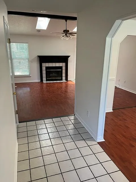 3 bed, 1800 sqft, $2,600 — Photo 3