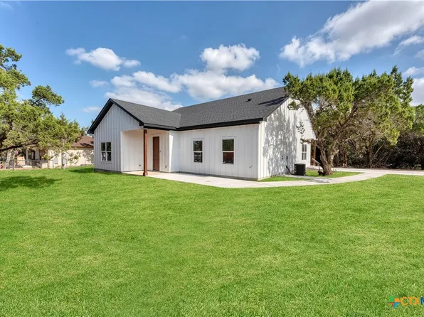 664 Rolling Hills Dr, Canyon Lake, TX 78133