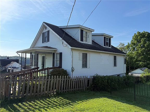 2nd image of 710 Wellington Ave