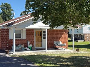 302 Melody Ln, Berea, KY 40403