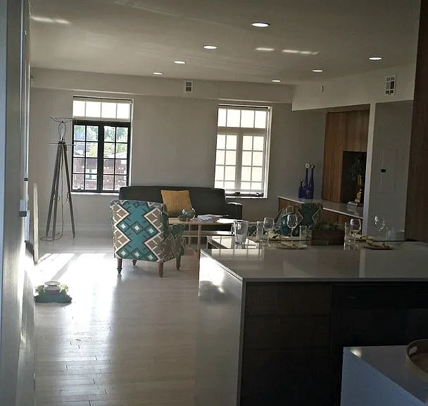 1315 N Broadway Pl — Photo 5