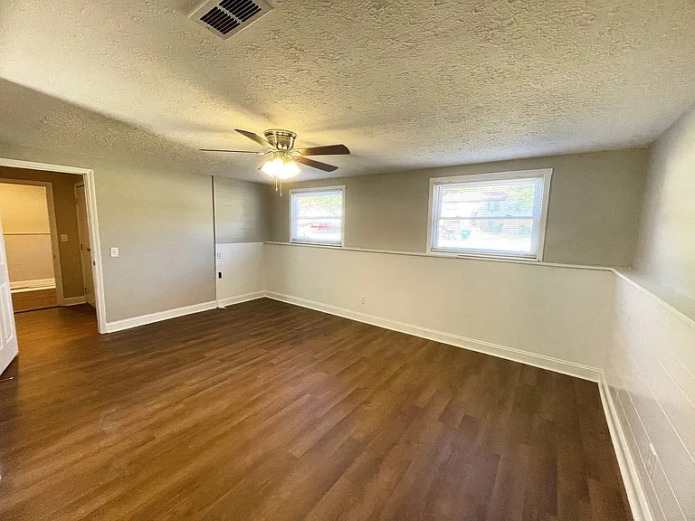 5516 Hasbrook Dr — Photo 17