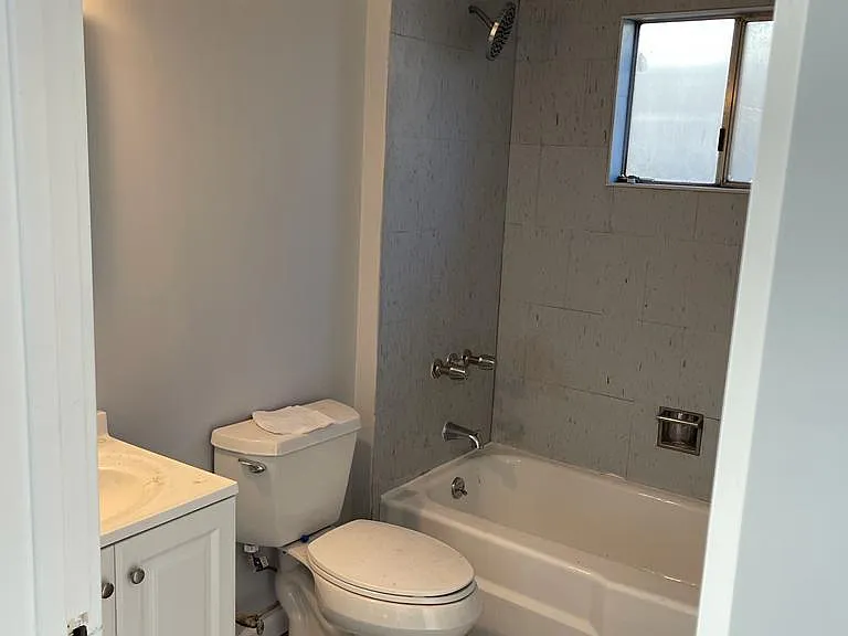 13444 Greenwood Ave N — Photo 14