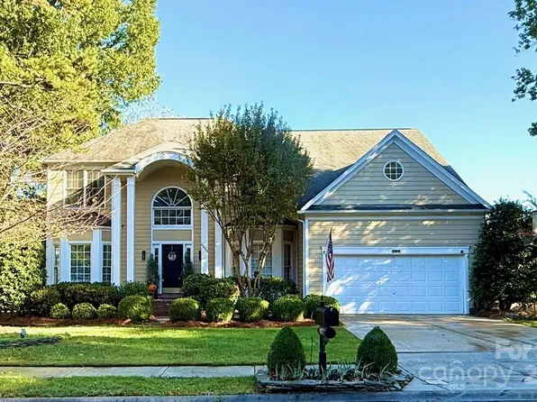 6600 Blue Sky Ln, Charlotte, NC 28269