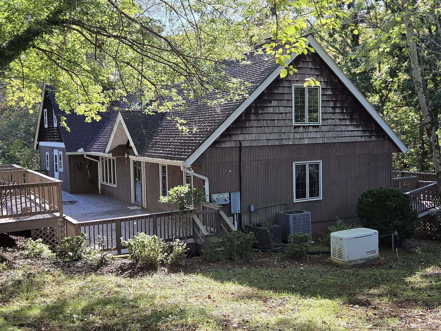 5 bed, 3200 sqft, $3,500 — Photo 2