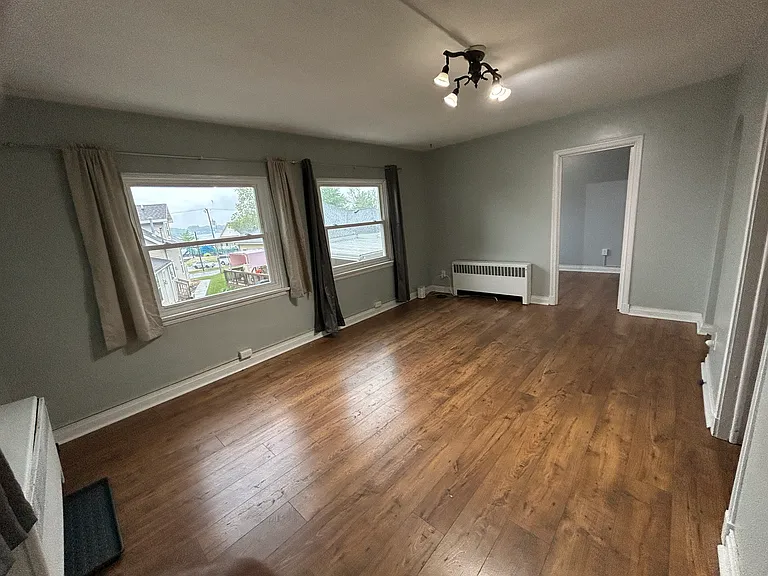 1503 Grace Ave — Photo 5