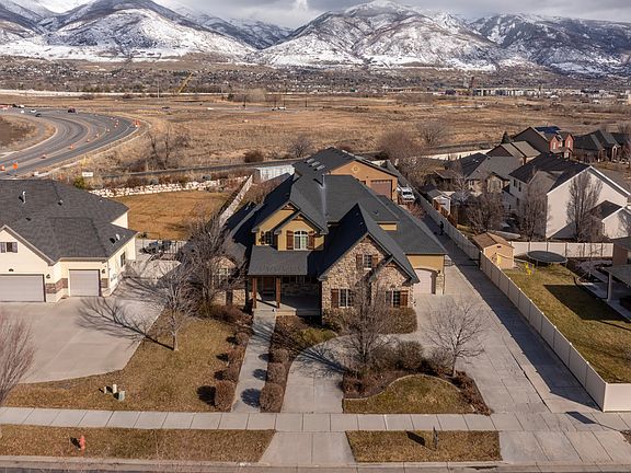 4th image of 926 N 1875 W