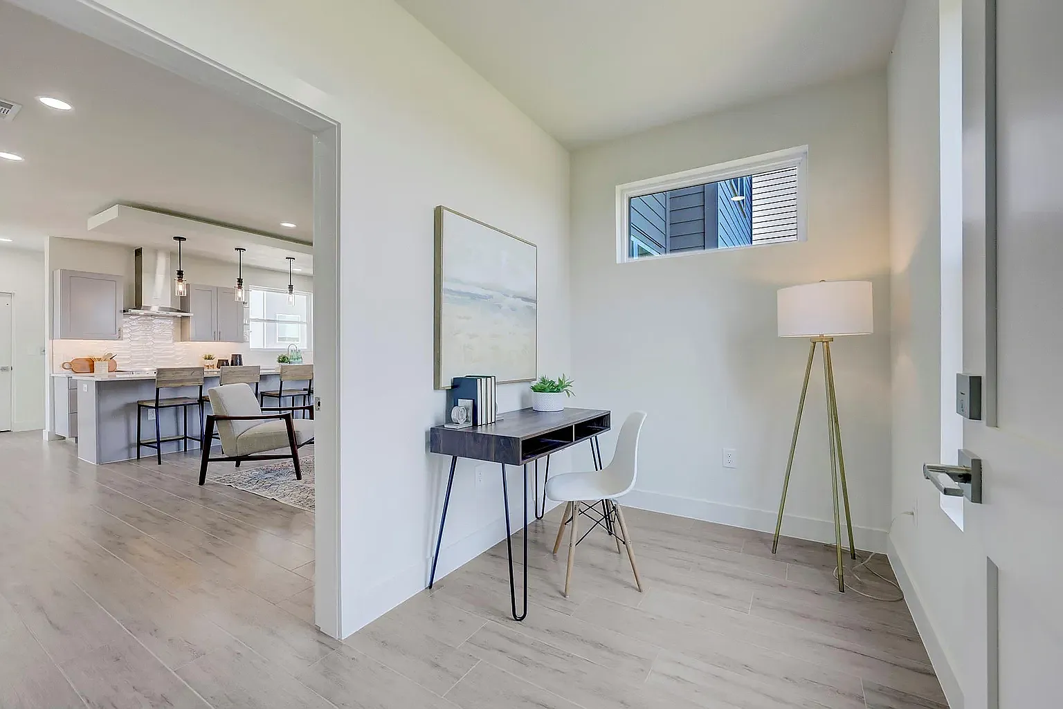 3 bed, 1720 sqft, $2,999 — Photo 4