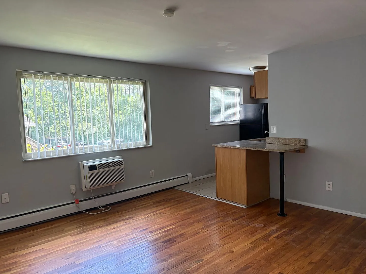 2955 Madison — Photo 2