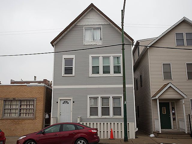 1st image of 2509 N Clybourn Ave