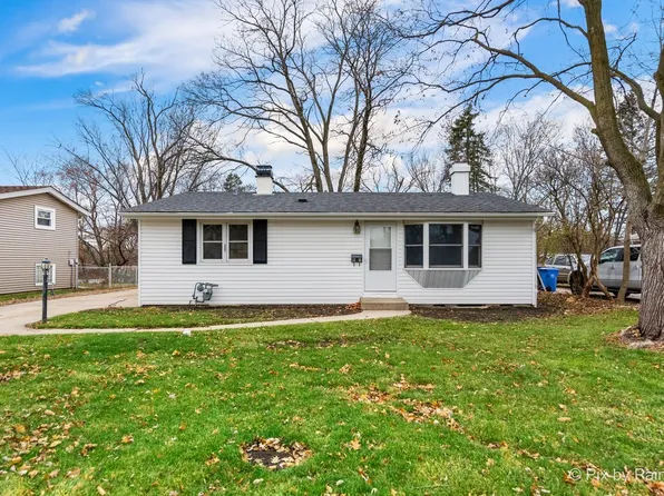 1210 Sacramento Dr, Carpentersville, IL 60110