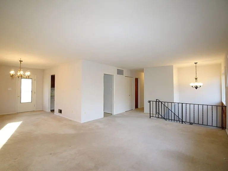 316 Patrick St SW — Photo 5
