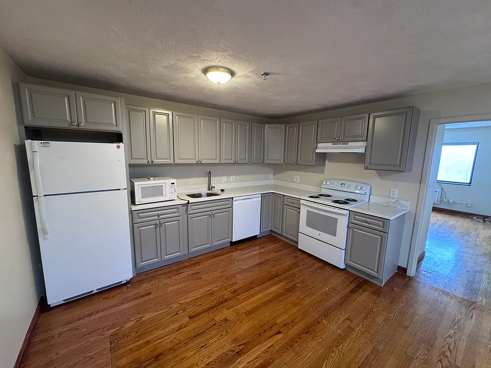 1148 Commonwealth Ave #16
