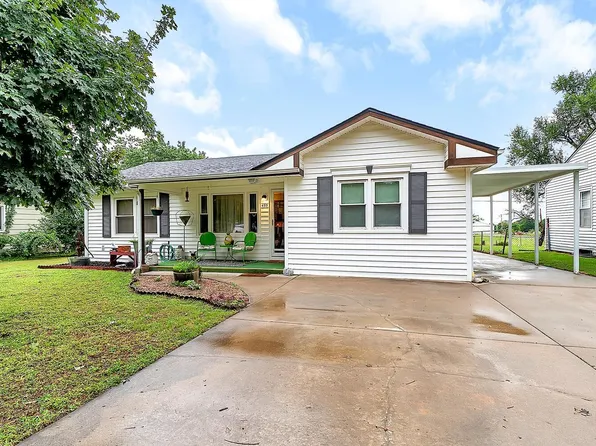 455 N 8th St, Towanda, KS 67144