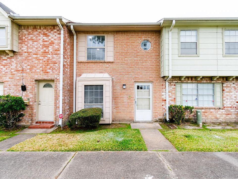 1st image of 12967 Clarewood Dr