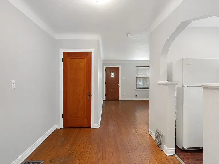4951 Parker Ave #1F — Photo 6
