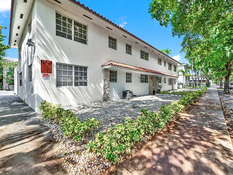 223 Antilla Ave #2 — Photo 11
