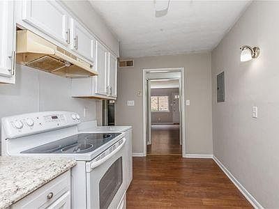 1st image of 125 W Balview Ave APT 2