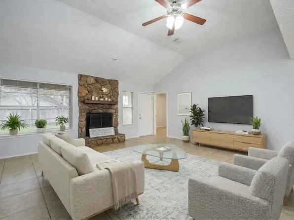 16806 Red Gully Dr, Sugar Land, TX 77498