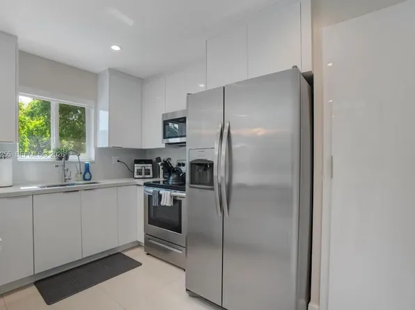 20560 NW 17th Ave, Miami Gardens, FL 33056