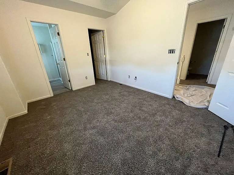 802 Waterglen Dr #E22 — Photo 9