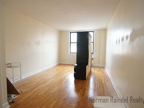 4th image of 1370 51st St APT 7F