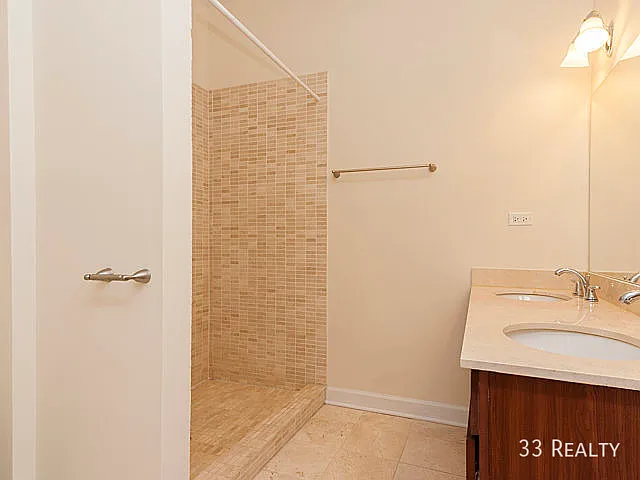 1056 N Damen Ave #1F — Photo 7