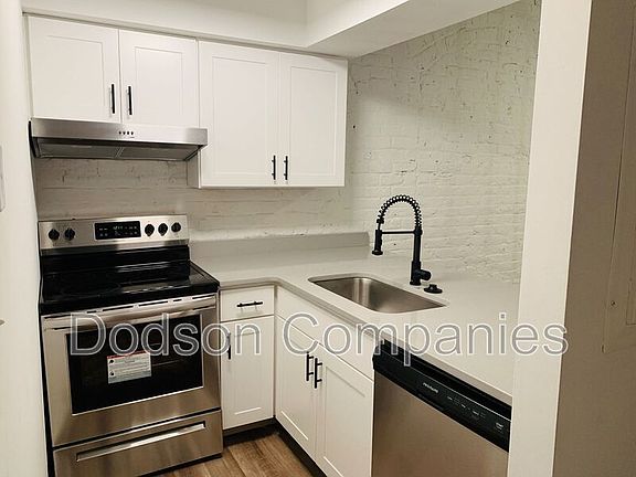 3rd image of 1407 E Cary St APT 101
