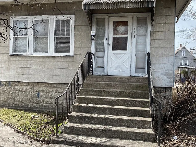 1508 S 1st Ave — Photo 1