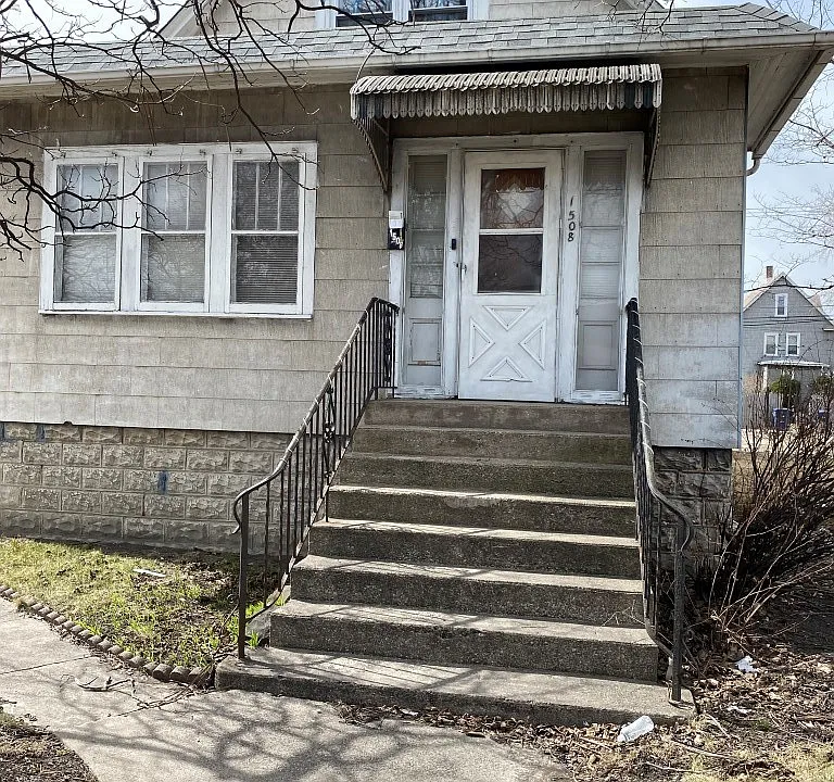 1508 S 1st Ave