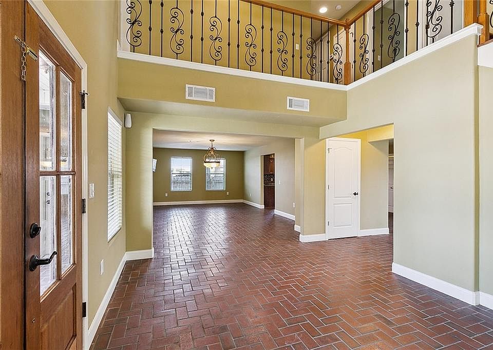 2813 Regal Dr, Chalmette, LA 70043 | MLS #2413553 | Zillow