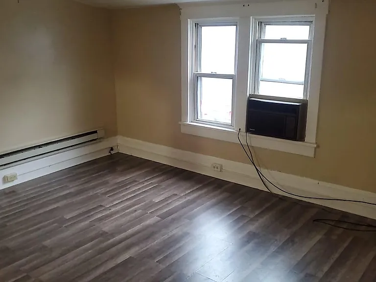 275 New Hancock St #4 — Photo 3