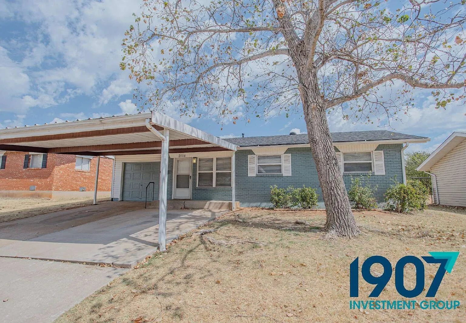 3 bed, 1.0 bath, 858 sqft, $1,275 — Photo 2