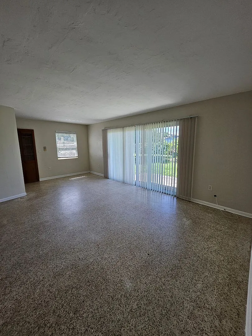 Port Charlotte single family home — Photo 2