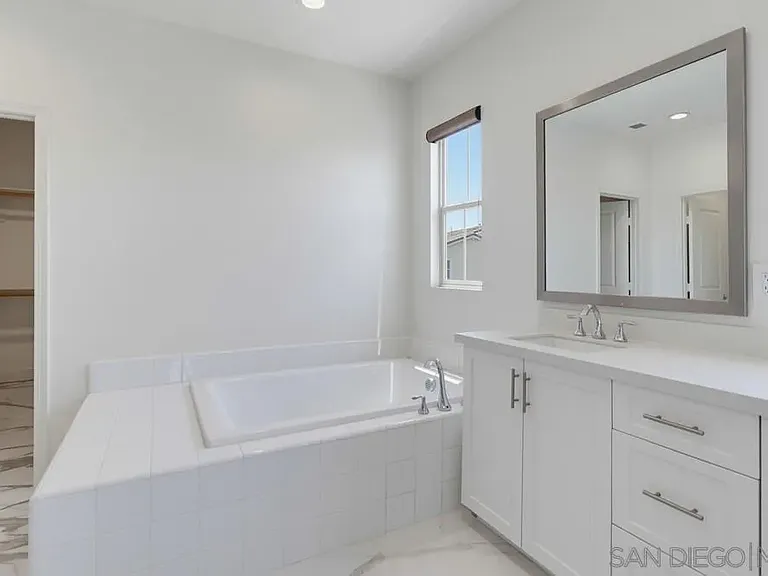 1124 Camino Levante — Photo 33