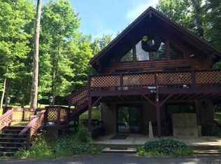 67 Carvill Ln, East Greenbush, NY 12061
