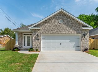 827A Lark St, Fort Walton Beach, FL 32547