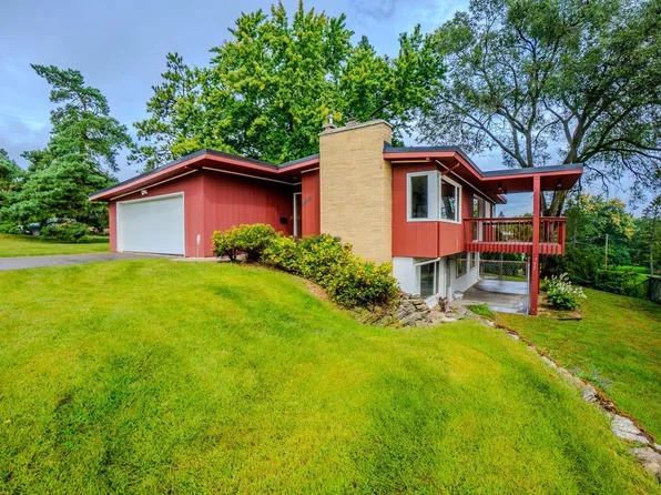 5820 W 70th St, Edina, MN 55439