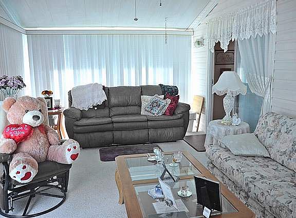 2nd image of 501 Shawn Ave