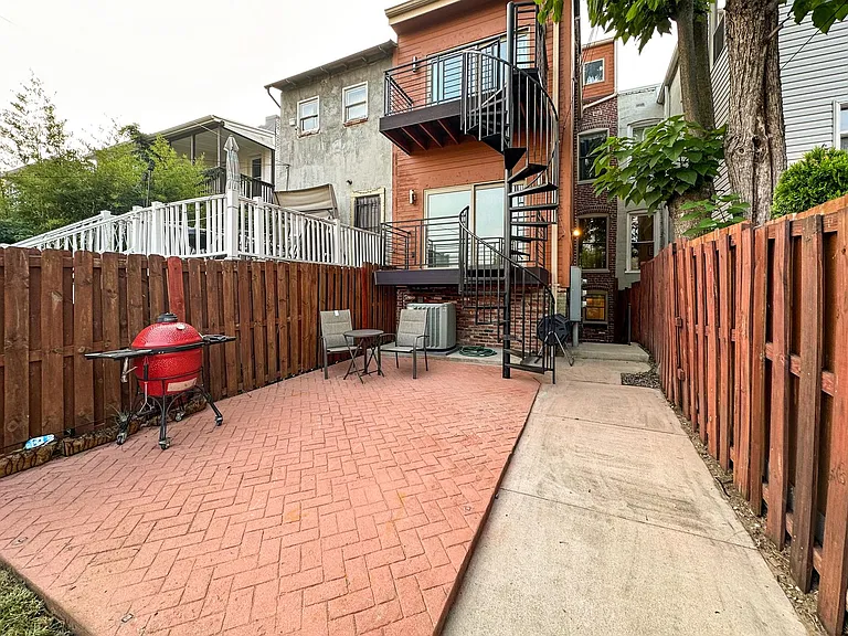 122 Bryant St NW #1 — Photo 31